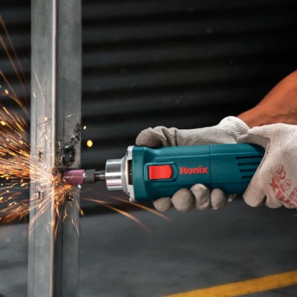 مدل : 3301

                            
                                
                            
                            (3.07)
                        
                        فرز برقی انگشتی گلو کوتاه 710 وات